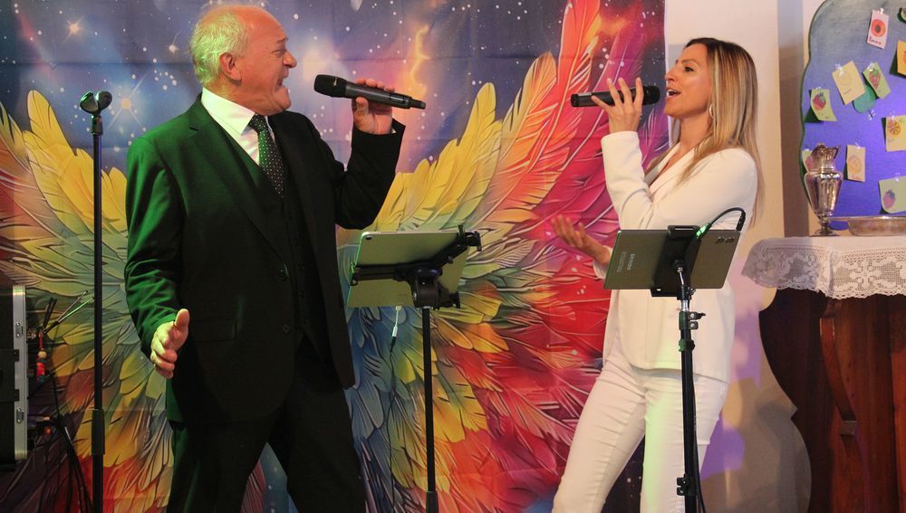 Sänger bei 'Schlagergottesdienst' in Grazer Christuskirche