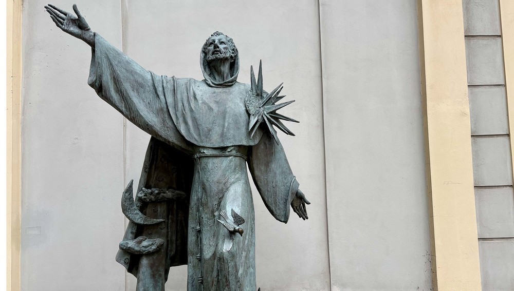 Heiliger Franz von Assisi vor der Minoritenkirche Wien