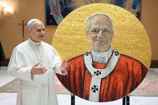 Papst Leo XIV. mit Mosaikporträt für die Basilika St. Paul vor den Mauern
